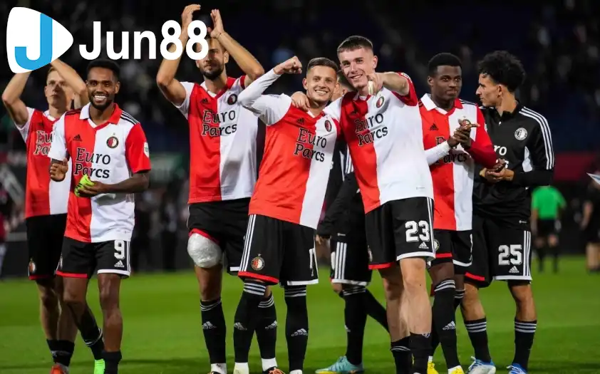 Feyenoord đang thăng hoa trên BXH VĐQG Hà Lan Feyenoord đang thăng hoa trên BXH VĐQG Hà Lan
